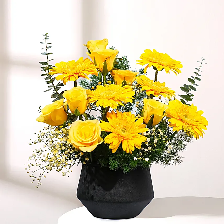 Modern Contrast Yellow Rose Display