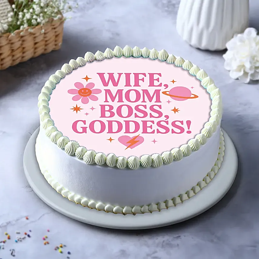 Boss Babe Pineapple Eggless Cream Cake: 1 Kg