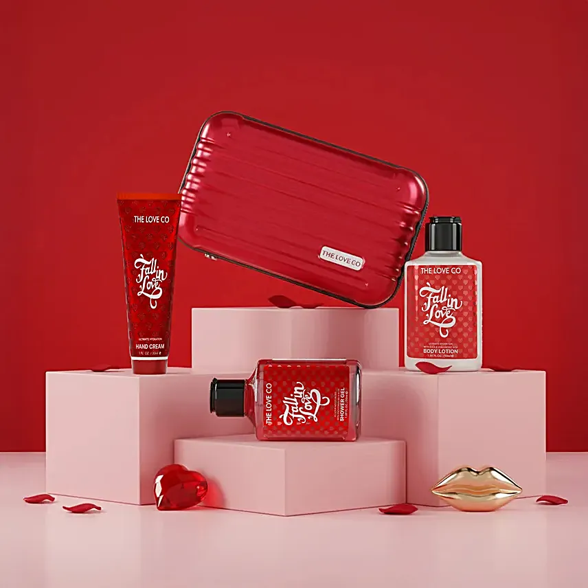 Fall in Love Travel Romance Essentials Set