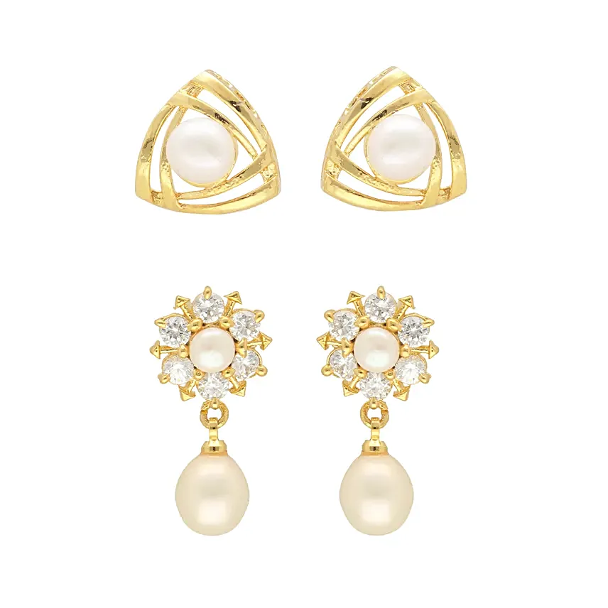 Graceful Set of Pearl Earrings