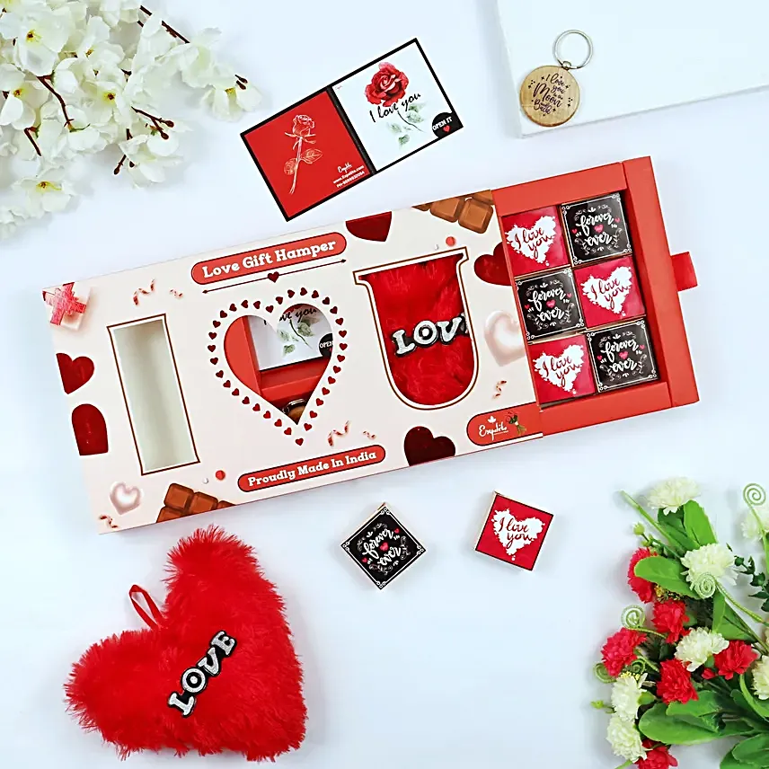 Heartfelt Hugs Pillow n Chocolate Charm